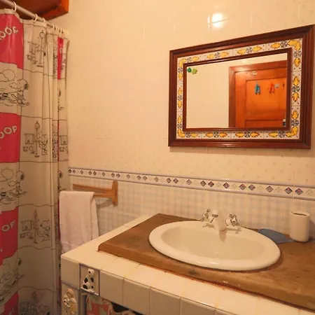 Дом отдыха Cozy Mountain House Surrounded By Nature In Beykoz